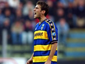 Kenangan Adrian Mutu di Inter: Dikejar Peruzzi Gara-gara Penalti Panenka