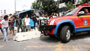 Ini Beton di Simpang Mampang yang Bikin Damkar Telat Datang