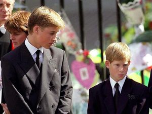 Pangeran William Sempat Tolak Jalan Iringi Peti Jenazah Putri Diana