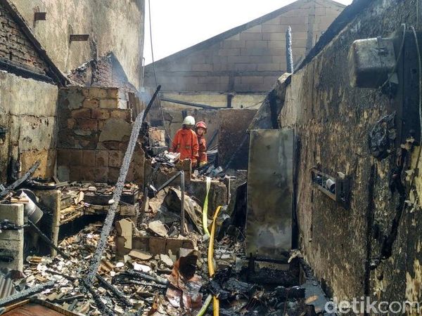 Foto: Kebakaran Rumah Makan di Kemang yang Tewaskan Bocah