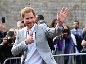 Padat! Kereta Menuju Windsor Dipenuhi Fans Royal Family