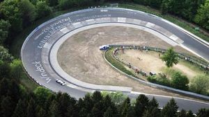 Intip Peran Penting Sirkuit Nurburgring untuk Produsen Mobil Super