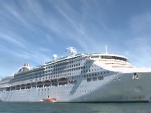 Lansia WN Australia Jatuh dari Kapal Pesiar di Perairan Bintan Lansia WN Australia Jatuh dari Kapal Pesiar di Perairan Bintan