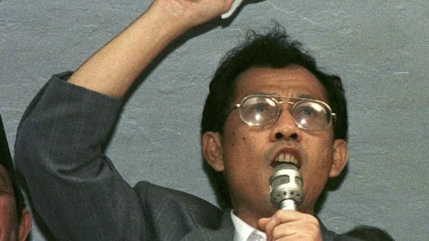 Sri Bintang Pamungkas adalah salah satu tahanan politik yang dipenjarakan di era Soeharto. 