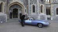Mobil Jadul Jaguar Antar Pangeran Harry ke Resepsi Pernikahan