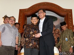 Berduka, Anwar Ibrahim Kenang Jasa BJ Habibie Menjaganya Usai Keluar Penjara