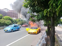 Mobil Tiba-tiba Terbakar Seperti di Slipi, Bagaimana Asuransinya?