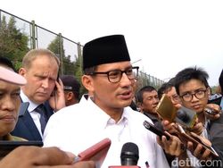 Sandiaga Belum Ada Rencana Temui Habib Rizieq Saat Umrah