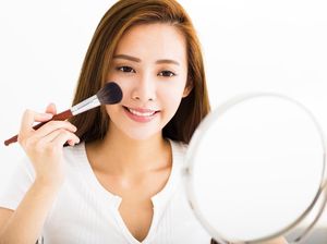 10 Merek Foundation Lokal yang Bagus untuk Kulit Berminyak Hingga Kering 10 Merek Foundation Lokal yang Bagus untuk Kulit Berminyak Hingga Kering