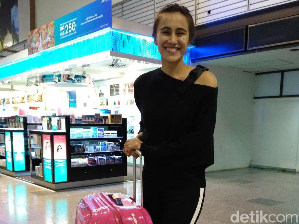 Bellaetrix Manuputty di Bangkok: Jalan-Jalan Sekaligus Nonton Piala Thomas-Uber Bellaetrix Manuputty di Bangkok: Jalan-Jalan Sekaligus Nonton Piala Thomas-Uber