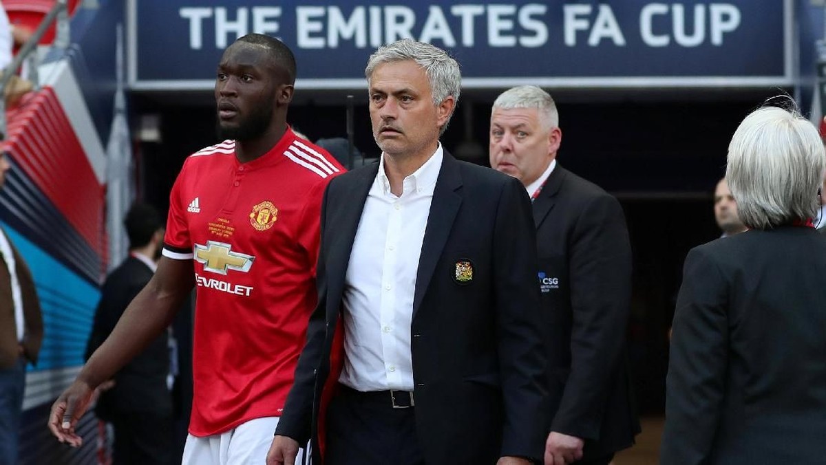 Romelu Lukaku cuma jadi pemain pengganti saat MU kalah di final Piala FA (Lee Smith/REUTERS)