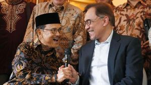 Potret Habibie Bersama Para Tokoh Dunia