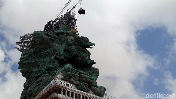Foto: Patung GWK Sebentar Lagi Rampung!