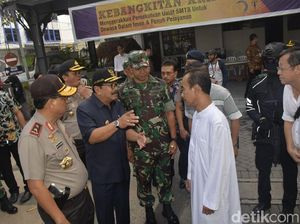 Sepekan Pascabom, Gubernur Jatim Pastikan Ibadah di Gereja Aman Sepekan Pascabom, Gubernur Jatim Pastikan Ibadah di Gereja Aman