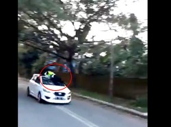 Drama Oknum TNI dan Polantas Gowa di Atap Mobil