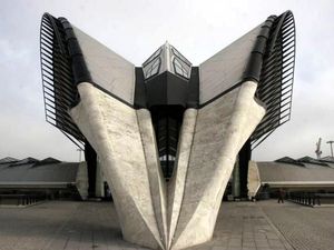 Mirip Pesawat Luar Angkasa hingga Kuil, Bangunan Ini Aslinya Stasiun (Bagian 2)