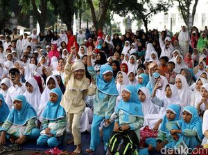 Ribuan Anak Yatim Buka Puasa Bersama di Monas