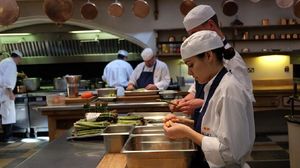 Ini Kesibukan Dapur Kerajaan di Windsor Castle Saat Menyiapkan Makanan Royal Wedding