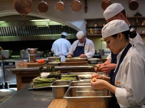 Ini Kesibukan Dapur Kerajaan di Windsor Castle Saat Menyiapkan Makanan Royal Wedding