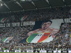 Laga antara Juventus vs Hellas Verona di Allianz Stadium, Sabtu (19/5/2018) malam WIB, menjadi akhir perjalanan Buffon dengan Juventus yang sudah berlangsung selama 17 tahun. (Foto: Massimo Pinca/Reuters)