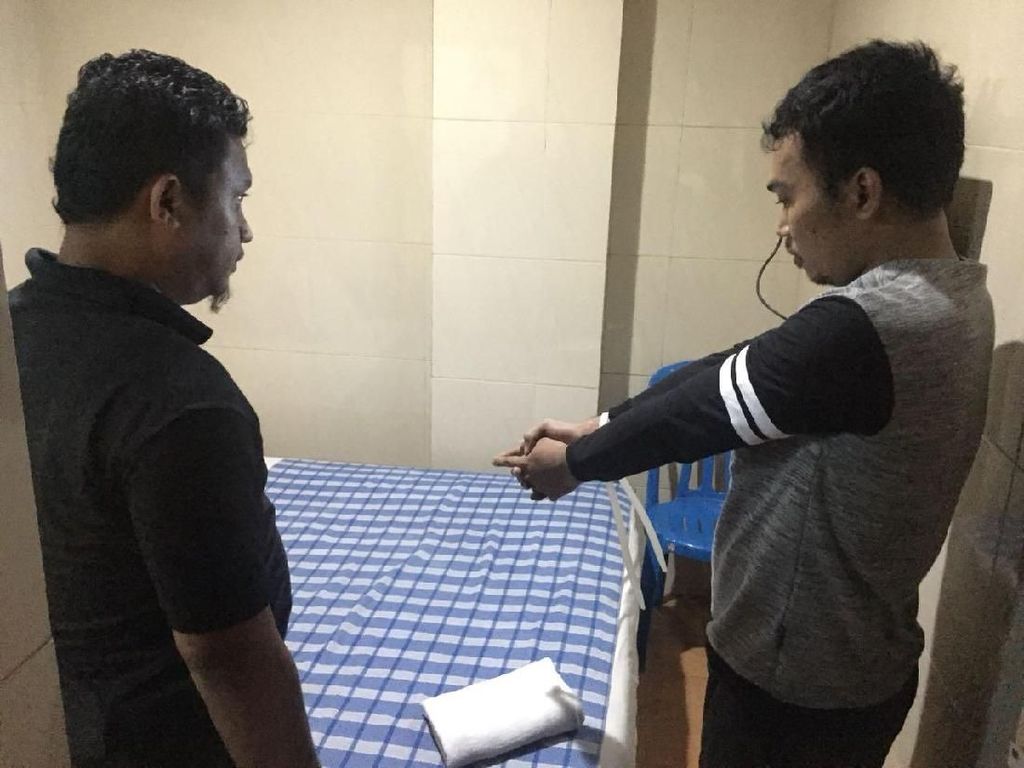 Pria di Tangsel Ditangkap Usai Perkosa ABG 10 Kali dan Merekamnya Pria di Tangsel Ditangkap Usai Perkosa ABG 10 Kali dan Merekamnya