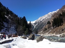 Dingin-dingin Main Salju di India