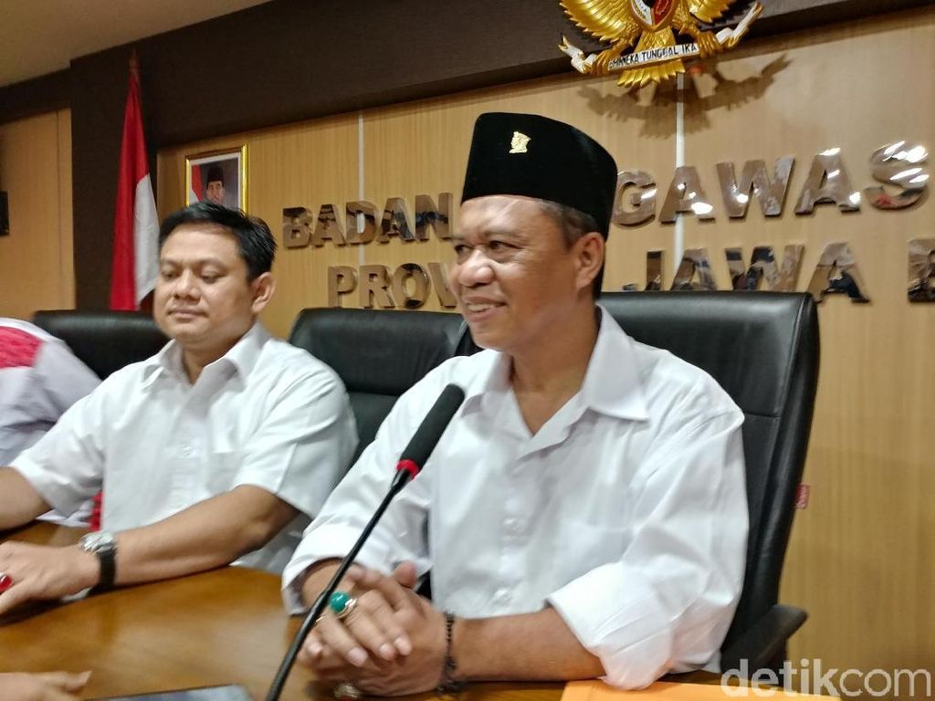 Sambangi Bawaslu, Anton Klarifikasi Soal Penyebutan Nama Jokowi Sambangi Bawaslu, Anton Klarifikasi Soal Penyebutan Nama Jokowi