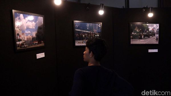Pameran Foto 20 Tahun Reformasi