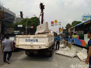 Sandiaga Pertimbangkan 2 Opsi Penutupan 3 Persimpangan di Mampang