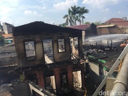 Kebakaran di Cipinang Muara, Jalan Arah Klender Ditutup