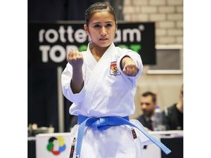 Terpukau Pesona Cantiknya Sisil, Atlet Karate yang Gahar di Arena