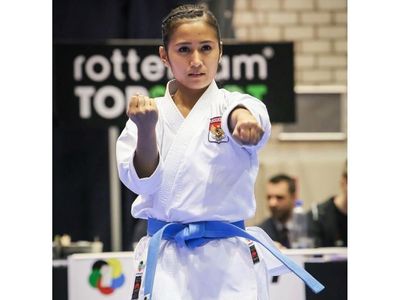 Terpukau Pesona Cantiknya Sisil, Atlet Karate yang Gahar di Arena