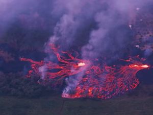 Ngeri! Penampakan Lava Gunung Kilauea dari Ketinggian