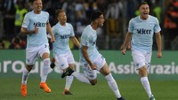Lazio unggul lebih dulu berkat gol bunuh diri Ivan Perisic pada menit kesembilan. Foto: Marco Rosi/Getty Images