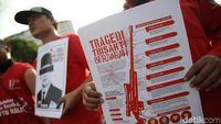 Aksi 20 Tahun Reformasi di Depan Istana