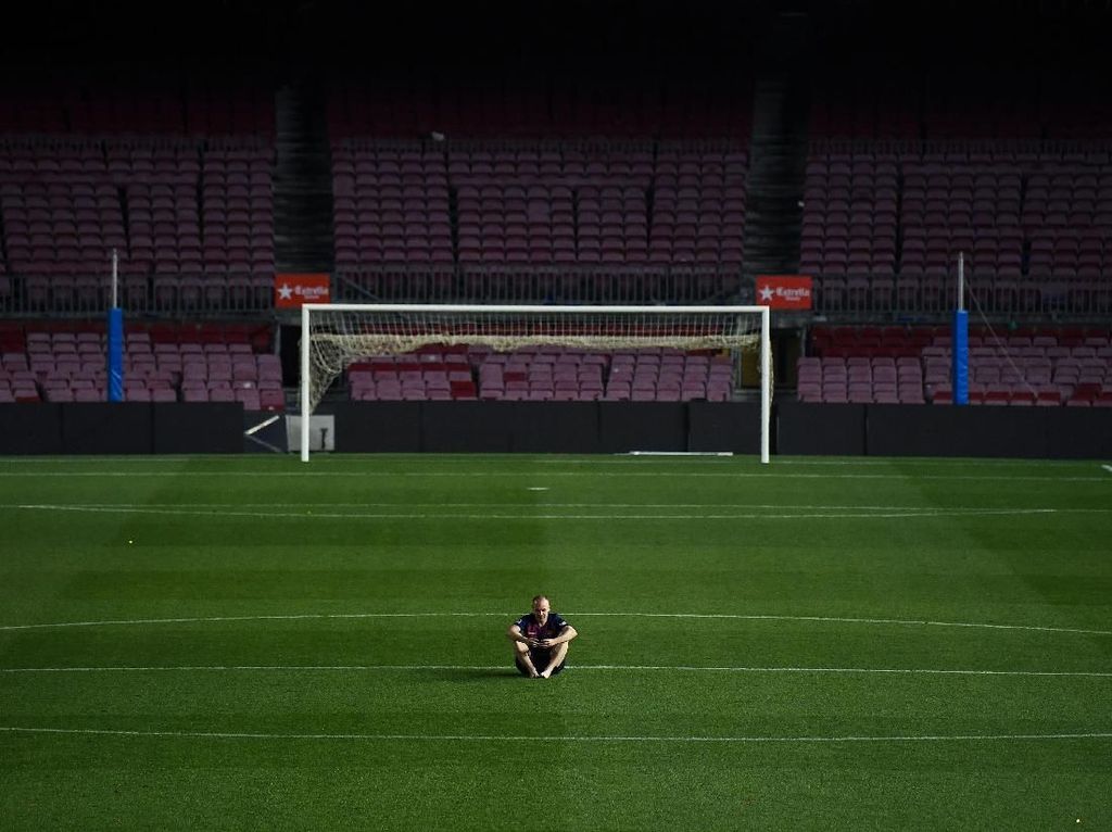 Video Detik-detik Terakhir Iniesta Merumput di Camp Nou Video Detik-detik Terakhir Iniesta Merumput di Camp Nou