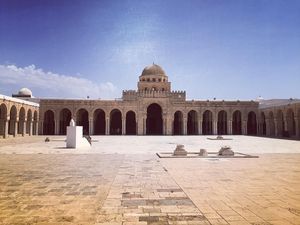 Masjid Cantik Tunisia yang Punya Mesin Waktu Masjid Cantik Tunisia yang Punya Mesin Waktu