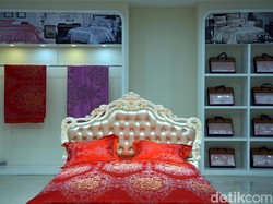 Kain Sutra Terbuat dari Ulat Sutra, Begini Cara Membuatnya