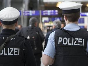 Razia Anak Bolos Sekolah di Bandara Jerman
