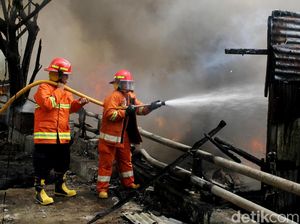 42 Rumah Hangus Terbakar di Cipinang dan Pondok Bambu