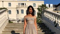 Foto: Priyanka Chopra Bak Princess di Resepsi Pernikahan Pangeran Harry