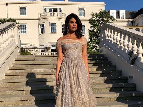 Foto: Priyanka Chopra Bak Princess di Resepsi Pernikahan Pangeran Harry