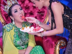 Kocak! Belajar Edit Foto, Soimah Ubah Wajahnya Jadi Aneh Banget