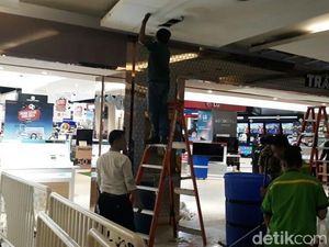 Plafon Central Park Jebol, Pengunjung Kaget Plafon Central Park Jebol, Pengunjung Kaget