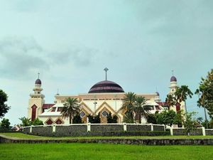 Ngabuburit Sambil Tambah Ilmu Agama di Masjid At Tin Ngabuburit Sambil Tambah Ilmu Agama di Masjid At Tin