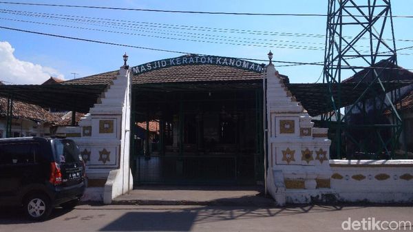 Foto: Masjid Peninggalan Kesultanan Cirebon