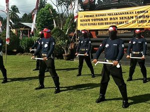 Perketat Pengamanan, Polisi di Bali Tingkatkan Kemampuan Bela Diri Perketat Pengamanan, Polisi di Bali Tingkatkan Kemampuan Bela Diri