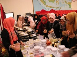 Gelar Buka Bareng WNI, KJRI Jeddah Sajikan Jajanan Khas Indonesia