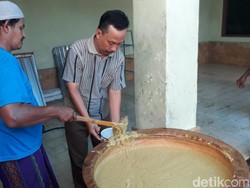 Bubur Mudhor, Racikan Bubur Berempah Khas Arab dari Tuban
