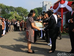 Risma Beri Penghargaan, Istri Bayu: Jangan Bersedih, Mari Bangkit